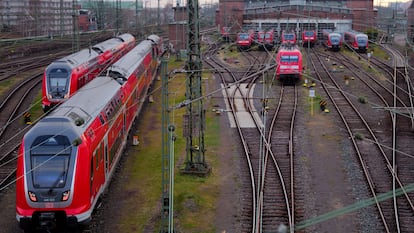 Trains stopped at Frankfurt Main Station at the start of a drivers' strike on March 6.