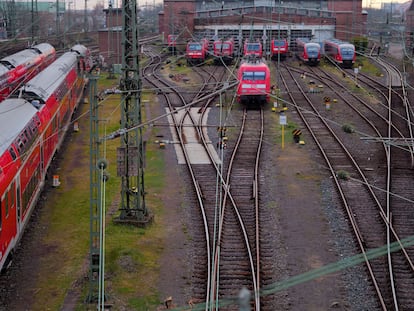 Trains stopped at Frankfurt Main Station at the start of a drivers' strike on March 6.