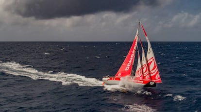 El Dongfeng en navegación.