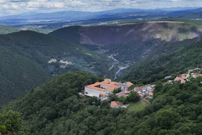 Monasterio de Santo Estevo de Ribas de Sil (Nogueira de Ramuín, Ourense) en la Ribeira Sacra, convertido en Parador Nacional.