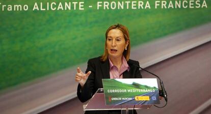 Ana Pastor en su primera visita a Valencia como ministra de Fomento.