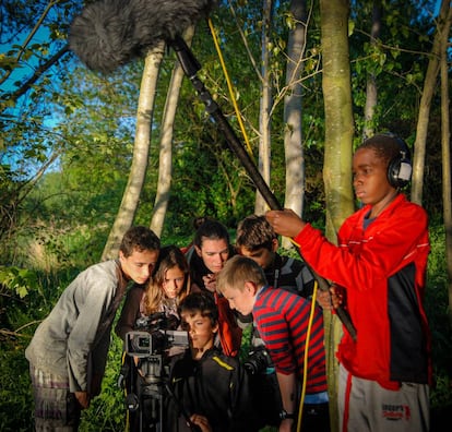 El projecte Cinema en curs és una eina d’experimentació, participació, expressió i relació amb el món per a nens i adolescents. 