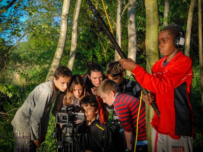 El projecte Cinema en curs és una eina d’experimentació, participació, expressió i relació amb el món per a nens i adolescents. 