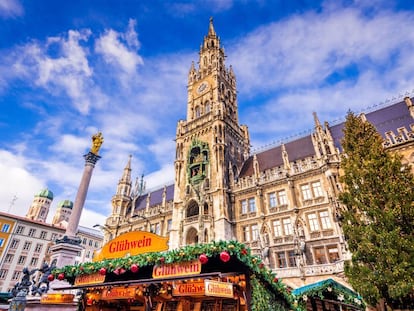 Mercado navideño en una plaza de Múnich (Alemania).