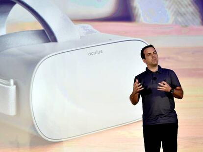 Hugo Barra, vicepresidente de realidad virtual en Facebook, presenta las Oculus el pasado d&iacute;a 8 en Las Vegas. 