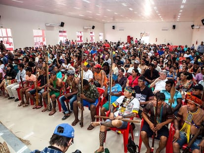 Centenas de ribeirinhos v&atilde;o &agrave; audi&ecirc;ncia p&uacute;blica exigir seus direitos violados pela hidrel&eacute;trica de Belo Monte.