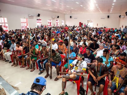 Cientos de ribereños van a la audiencia pública a exigir sus derechos, violados por la central hidroeléctrica de Belo Monte.