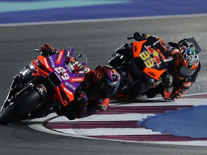 Jorge Martin junto a Brad Binder, en la carrera al sprint.