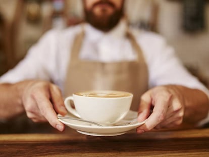 La importancia del peso del camarero a la hora de pedir en un restaurante