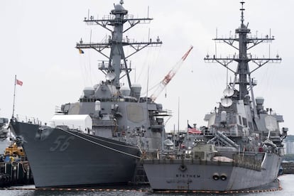 El buque estadounidense 'John S. McCain', este sábado en Yokosuka (Japón).