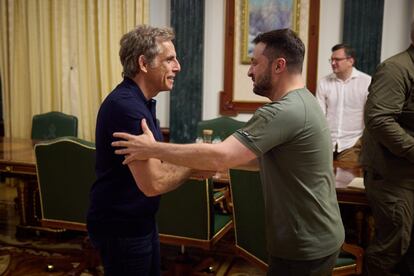 Ben Stiller (izquierda) durante su reunin con el presidente ucraniano Volodmir Zelenski, el 20 de enero de 2022 en Ucrania. 