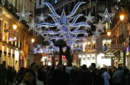 Calles y comercios con ambiente navide&ntilde;o.