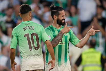 Isco celebra su gol ante el Almería.