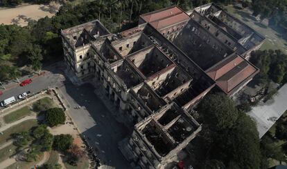 El Museo Nacional de Río de Janeiro, tras ser arrasado por las llamas.