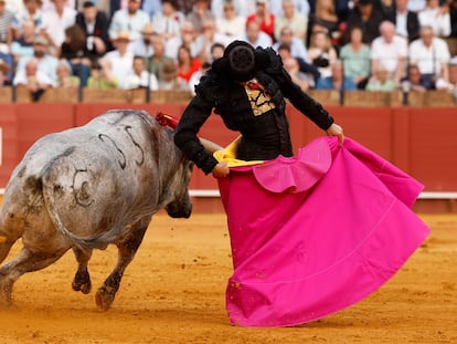 Emilio de Justo, en un quite por chicuelinas al quinto de la tarde.