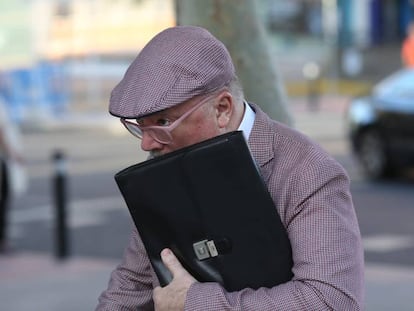 El comisario José Manuel Villarejo, en junio de 2017 a la entrada de los juzgados de Plaza de Castilla (Madrid).