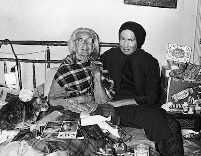 Madre e hija en una de las escenas del documental