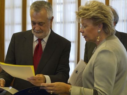 Gri&ntilde;&aacute;n ayer con la vicepresidenta de la CE, Viviane Reding.