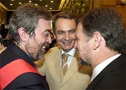 Belloch, Zapatero e Iglesias, en la toma de posesión del primero en Zaragoza.