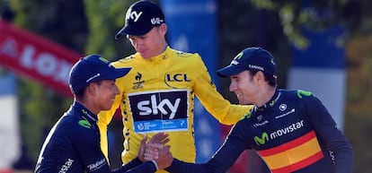 Nairo Quintana, Chris y Froome y Alejandro Valverde en el podio del Tour de Francia. Los tres participan en la Vuelta