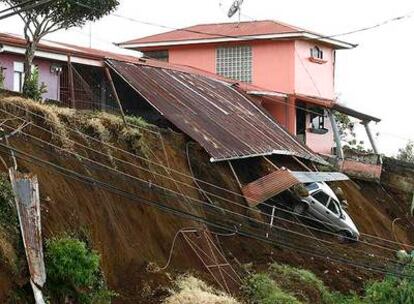 Un seísmo de magnitud 6,1 deja un rastro de destrucción y muerte en Costa Rica