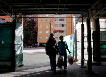 Vecinos de la plaza de Nicaragua, en Móstoles.