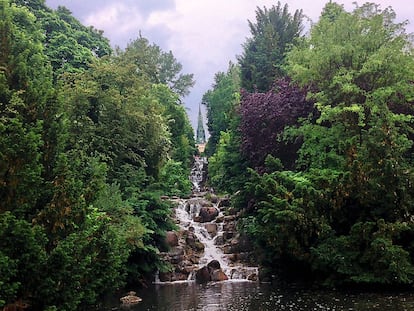 Berlín. Cascada artificial en el Victoriapark de la ciudad, en el barrio de Kreuzberg.