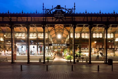 Exterior del mercado de San Miguel, junto a la plaza Mayor de Madrid.