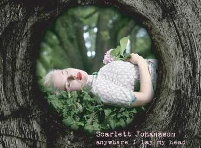 Portada de <i>Anywhere I lay my head,</i> el disco de Scarlett Johansson.