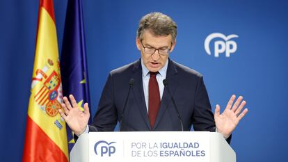 El líder del PP, Alberto Núñez Feijóo, en rueda de prensa ofrecida en la sede de la formación, en Madrid.