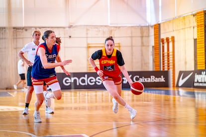 Iyana Martín, con la selección, en una imagen ofrecida por la Federación Española.