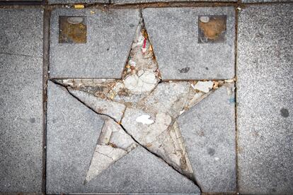 Una de las estrellas del paseo de la Fama, este lunes.