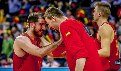 Colom y Fran V&aacute;zquez celebran la victoria