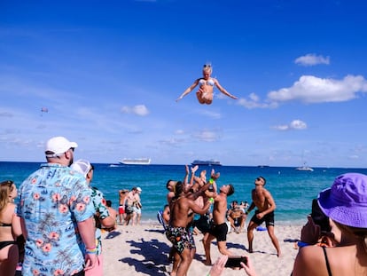 El ‘spring break’ llega a Florida a pesar de los riesgos de la pandemia