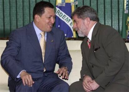 Chávez se entrevista con el nuevo presidente de Brasil, &#39;Lula&#39; Da Silva.