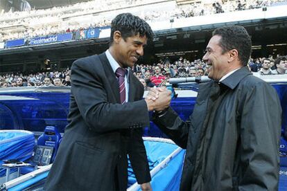 Rijkaard y Luxemburgo se saludan antes del Madrid-Barça del pasado domingo.