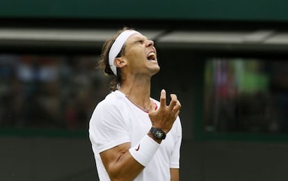 Nadal se lamenta durante el partido ante Darcis.