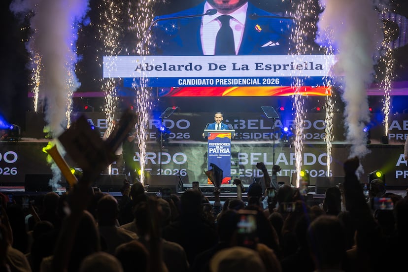 El candidato ultra Abelardo de la Espriella se da un baño de masas en ...