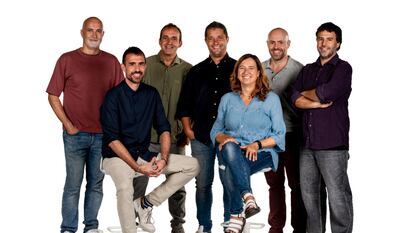 Presentación de la nueva temporada de la Cadena SER Catalunya. En el centro de la imagen Pablo Tallón y Anna Puigboltas.