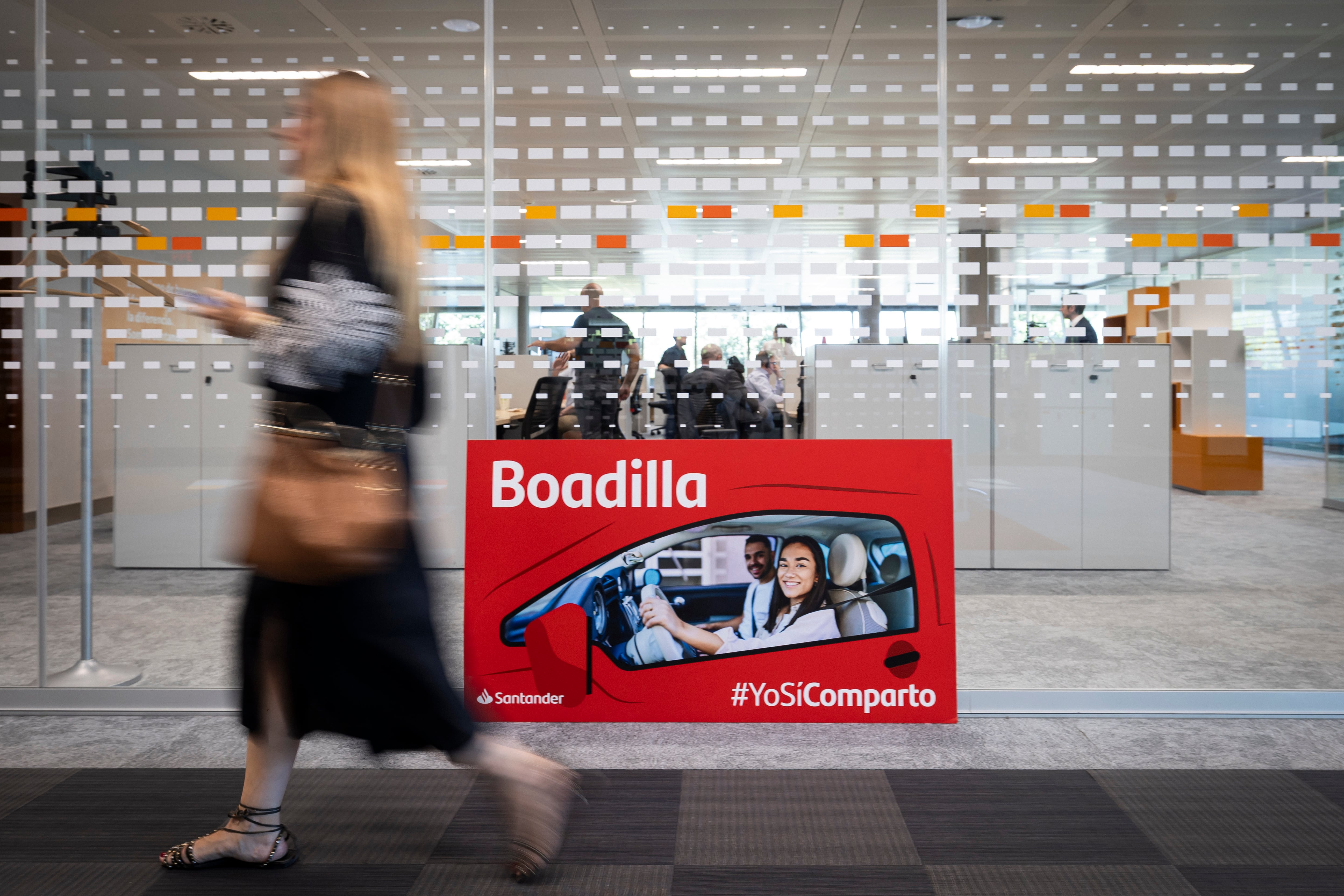 Cartel de la campaña promocional de 'carpooling' (coches compartidos) del Banco Santander.