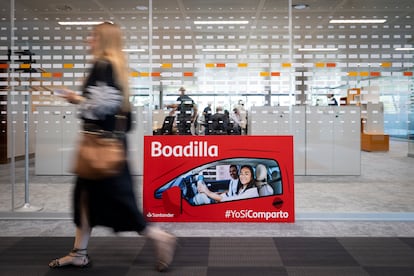 Cartel de la campaña promocional de 'carpooling' (coches compartidos) del Banco Santander. /CEDIDA BANCO SANTANDER