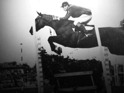 José Leoncio González de Gregorio, el marido de la Duquesa Roja, a caballo.