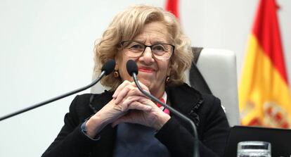 La alcaldesa de Madrid, Manuela Carmena, en el pleno municipal.