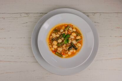 Pochas con quinoa y verduras.