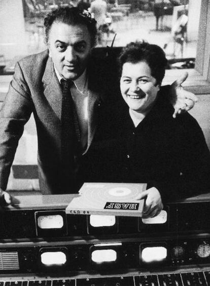 Federico Fellini y su musa Liliana Betti, en una imagen de la exposición.