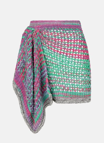 Solo Gilda Ambrosio y Giorgia Tordini, fundadoras de The Attico, podían conseguir que una falda de crochet fuera tan sensual. 490 €