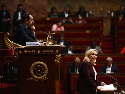 Marine Le Pen, durante un debate celebrado este lunes en la Asamblea Nacional, en París.