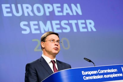 El vicepresidente de la Comisión Europea Valdis Dombrovskis durante la rueda de prensa en Bruselas.