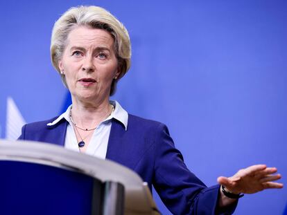 La presidenta de la Comisión Europea, Ursula von der Leyen, en su comparecencia de este martes.
