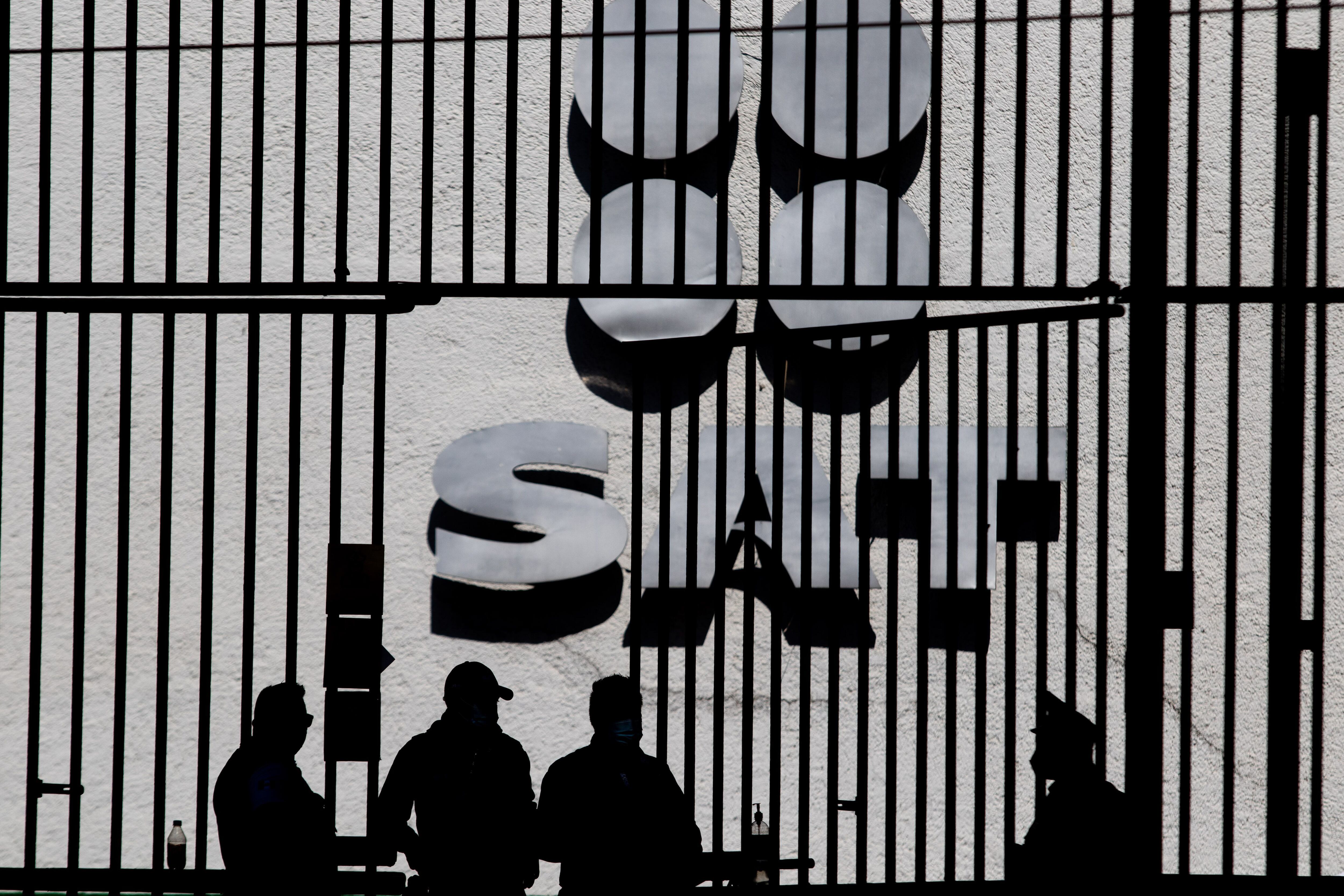 El fisco mexicano aprieta a la sociedad civil